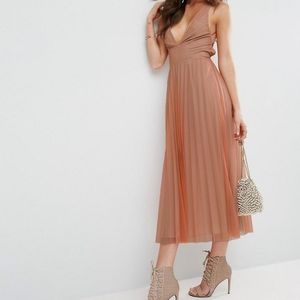 Midi Dress in Pleated Toole